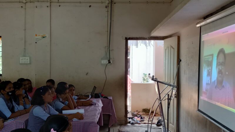 പ്രമാണം:CHANDRA DINAM 1.jpg