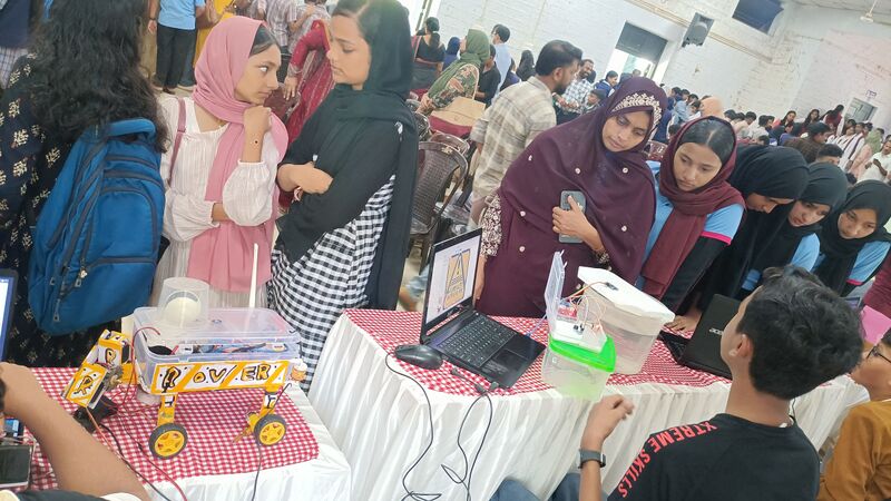 പ്രമാണം:Drcmlp-lk-mik 24.jpg