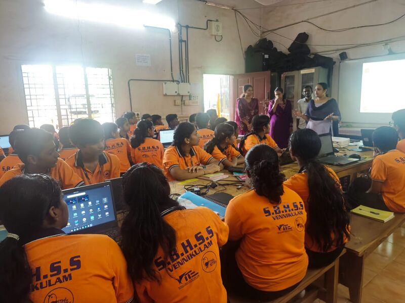 പ്രമാണം:Lk vacation camp7.jpeg