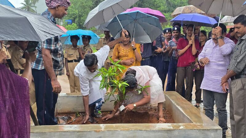 പ്രമാണം:12045-env day 2.jpeg