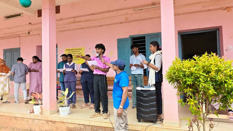 പ്രമാണം:28030 school parliament 1.jpg