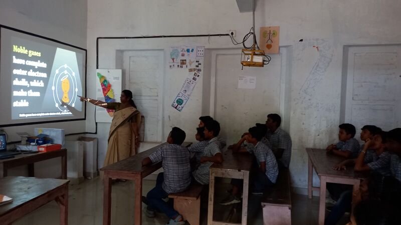 പ്രമാണം:38010 smartclass presentation1.jpg