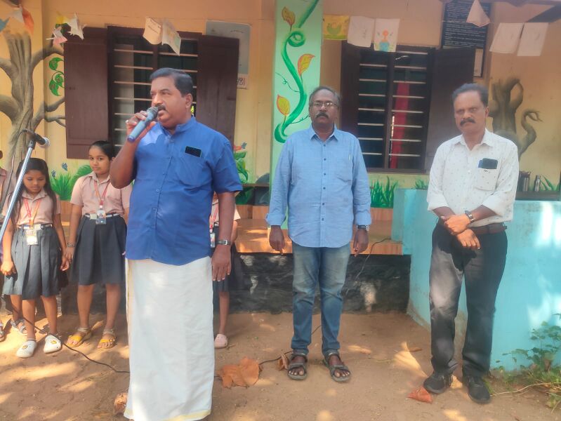 പ്രമാണം:41409 mathrubhasha day 25 1.jpg