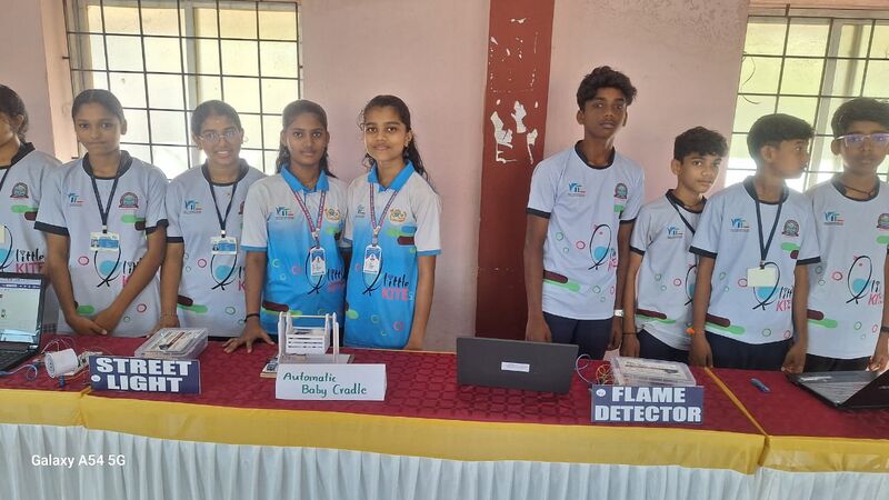 പ്രമാണം:11007 LKRobo 16.jpeg