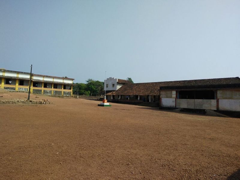 പ്രമാണം:11360 school.jpg