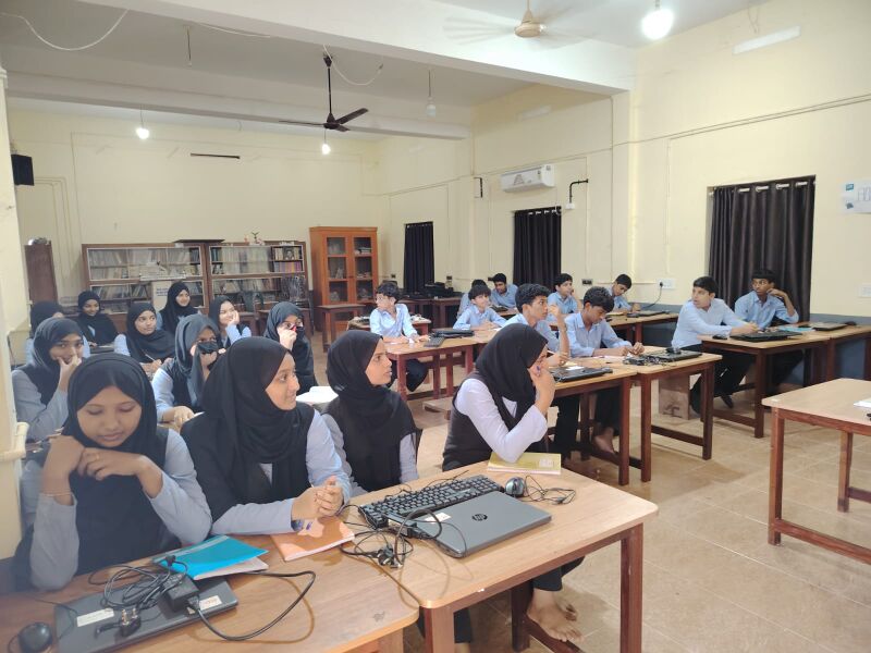 പ്രമാണം:12040 lk vacationcamp.jpg