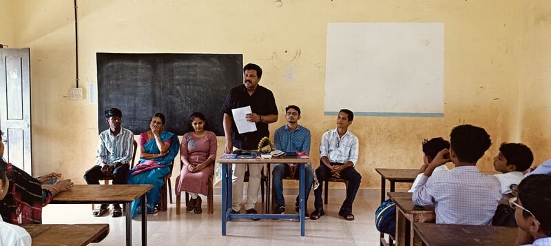 പ്രമാണം:12070 madhuram malayalam 1.jpg