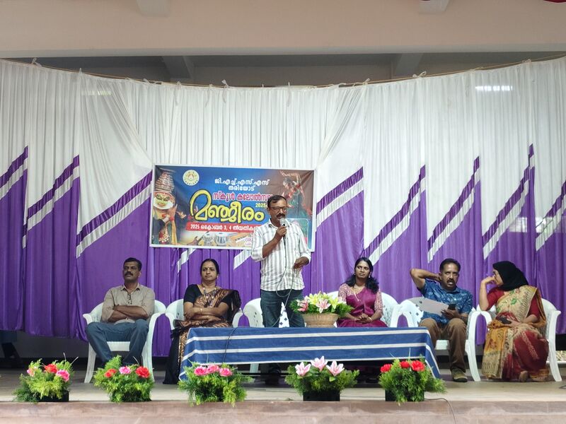 പ്രമാണം:15019 school kalolsavam2025.jpg