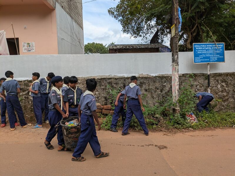പ്രമാണം:16064 Gandhijayanthi Scout.jpg