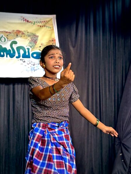 പ്രമാണം:18364 Kalolsavam 2025 (34).jpg