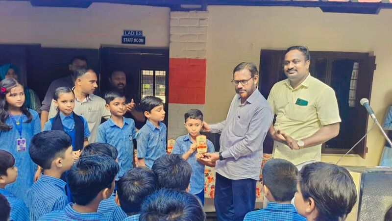 പ്രമാണം:20659 assembly.jpg