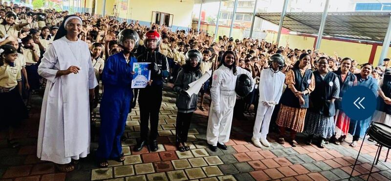 പ്രമാണം:26442 moonday.jpg