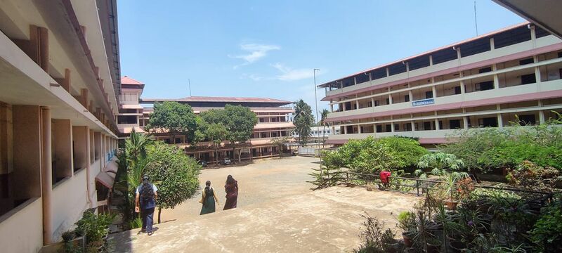 പ്രമാണം:31040-school2.jpg