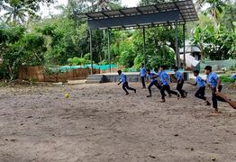 വിശാലമായ കളിസ്ഥലം