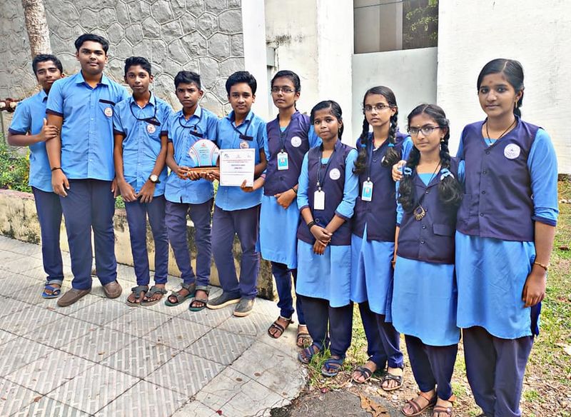 പ്രമാണം:42021 19023456.jpg