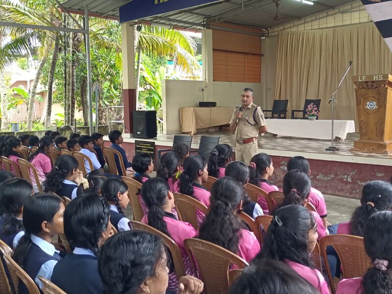 പ്രമാണം:46058 cyber1.jpg