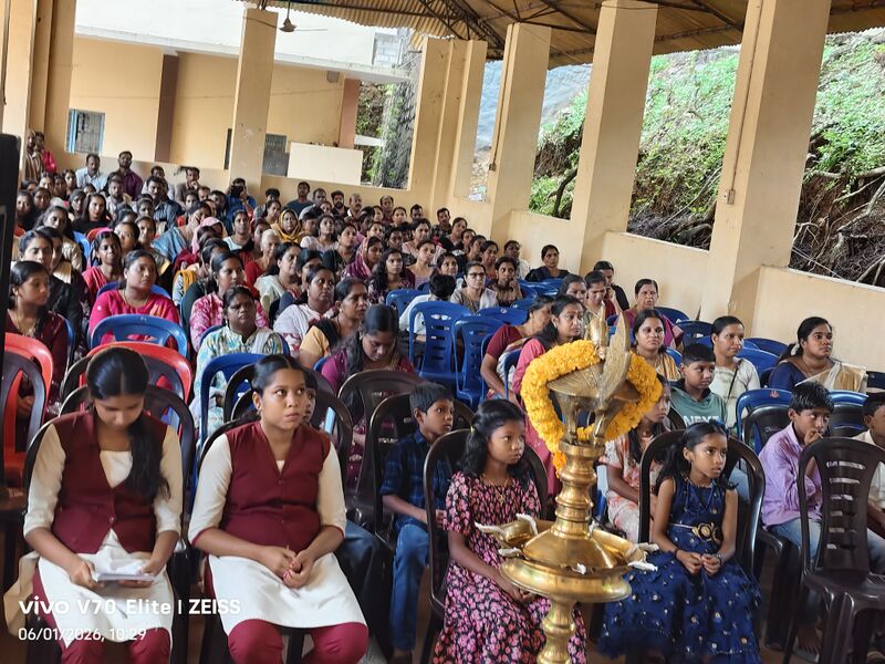പ്രമാണം:Praveshanolsavam 42029 2.jpg