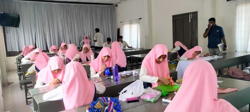 പ്രമാണം:19009-school sastrolsavam.jpg