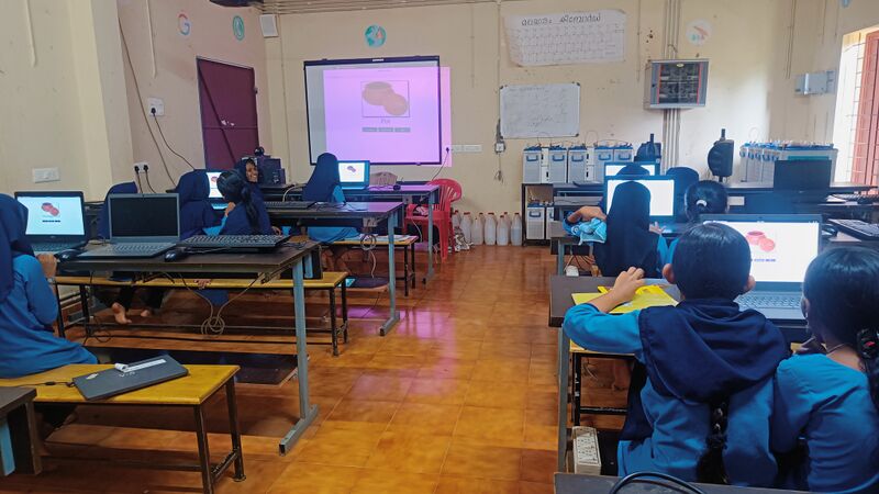 പ്രമാണം:19862 e cube1.jpg