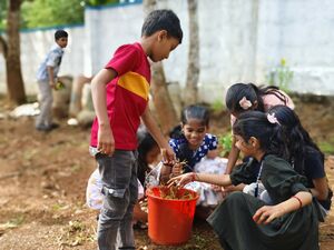 20535-SWACHATHA-cleaning.jpg