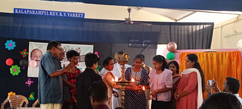 പ്രമാണം:37027 schoolprevashanolsavam2.jpg