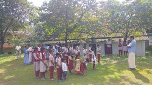 40050 School photo 5.jpeg