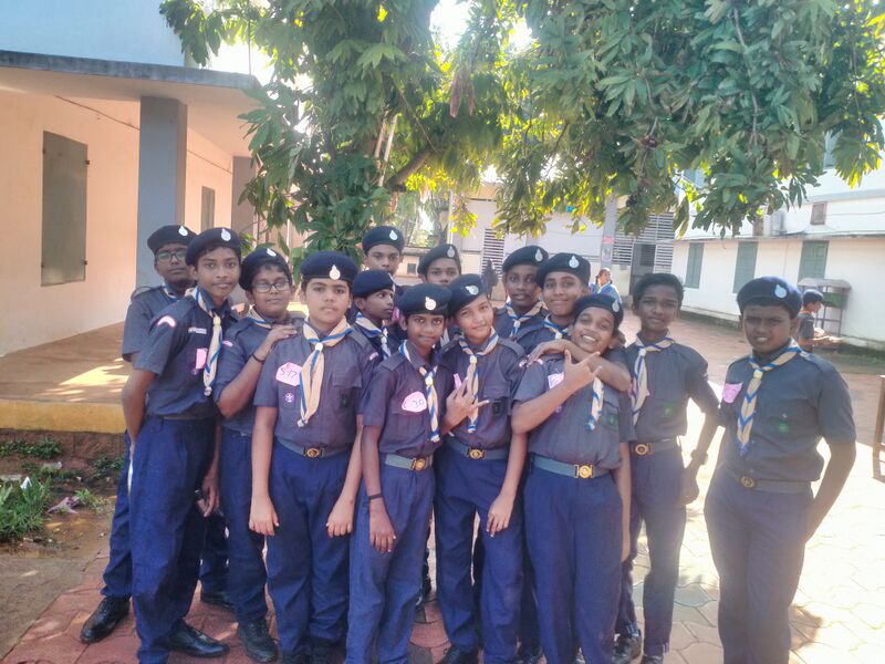 പ്രമാണം:44046-scouts24b.jpg