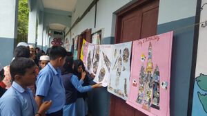 47045-COLLAGE EXHIBITION2.jpeg