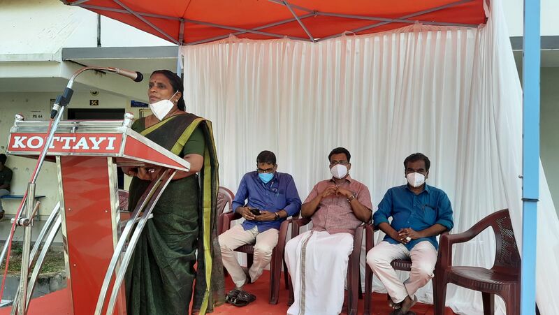 പ്രമാണം:BS21 KKD 16011 3.jpg