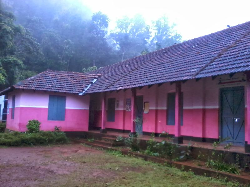 പ്രമാണം:GLPS Panoor.jpg.jpg