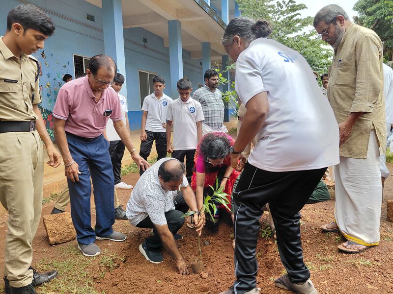 പ്രമാണം:12060 KSD MADHURAM2.jpg