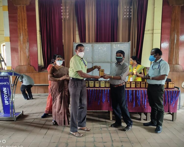 പ്രമാണം:21050 SSLCPrize.jpeg