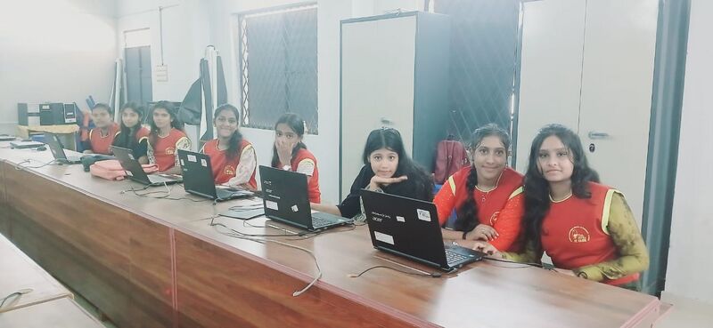 പ്രമാണം:21060 lk installation fest1.jpg