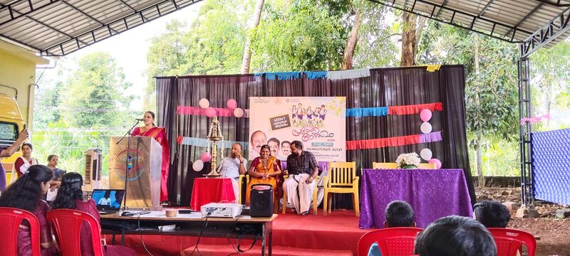 പ്രമാണം:23033-Praveshanolsavam.jpg