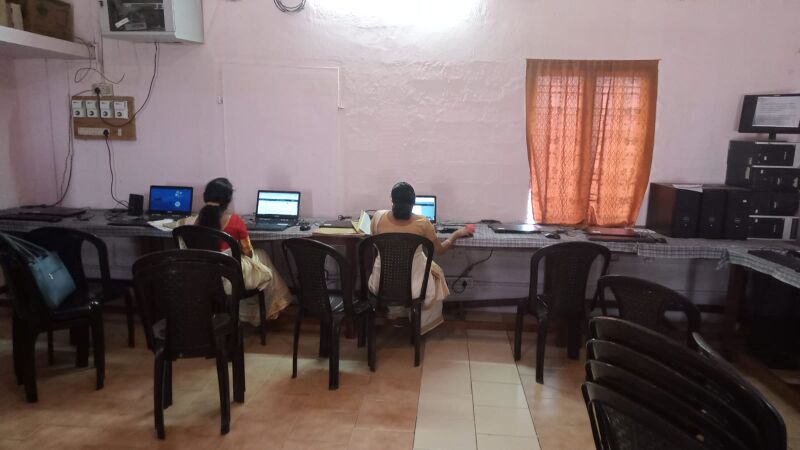 പ്രമാണം:23070 hitechlab.jpg