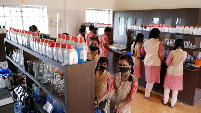 പ്രമാണം:Ideal Lab 4.jpg