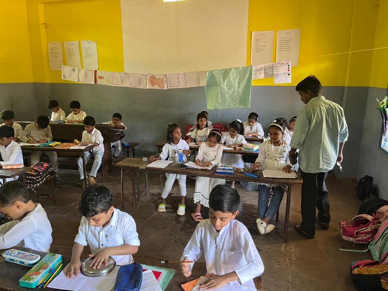 പ്രമാണം:Poster making 19874 .jpeg