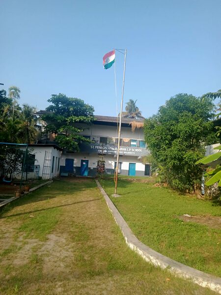 പ്രമാണം:26208 school picture.jpeg