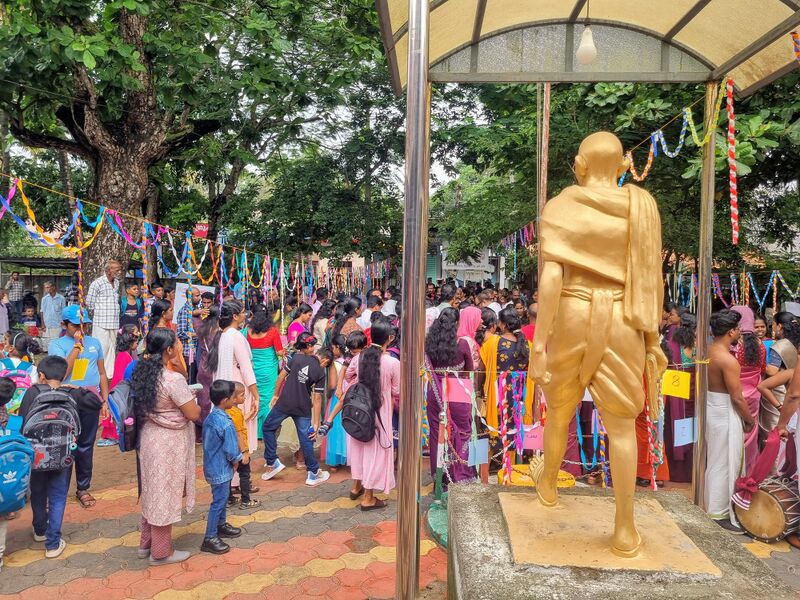 പ്രമാണം:35433 Praveshanolsavam.jpg