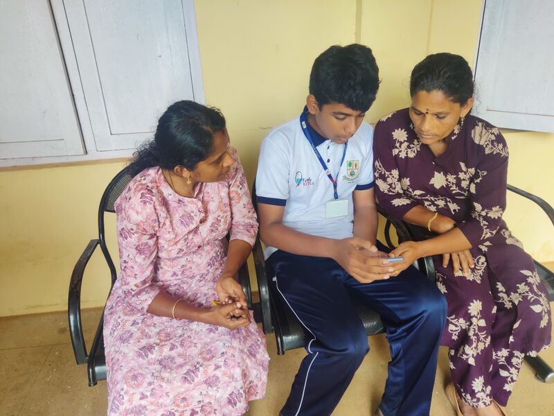 പ്രമാണം:37001 LK Mobile App.jpg