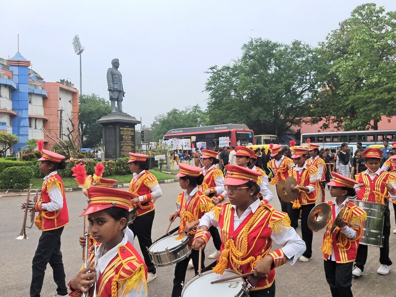 പ്രമാണം:43040 cd25 3.jpg