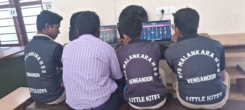 പ്രമാണം:44046 lk23 alumini3.jpg