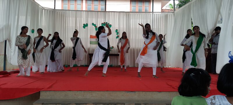 പ്രമാണം:47026-stghssv-Independence day13.jpg