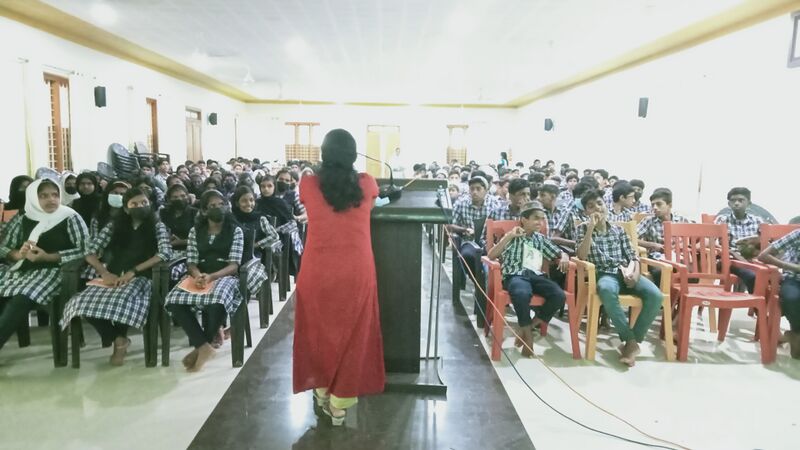 പ്രമാണം:47089 lahary 5.jpg