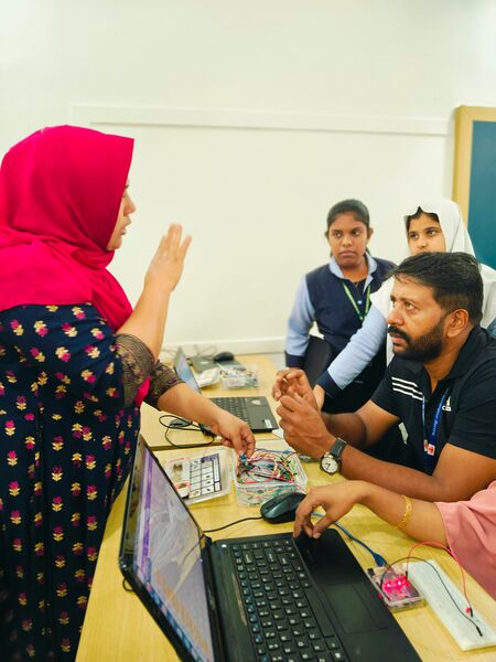 പ്രമാണം:Robotics പരിശിലനം6.jpg