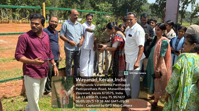 പ്രമാണം:15084 paristhithidinaghosham june 5.JPG