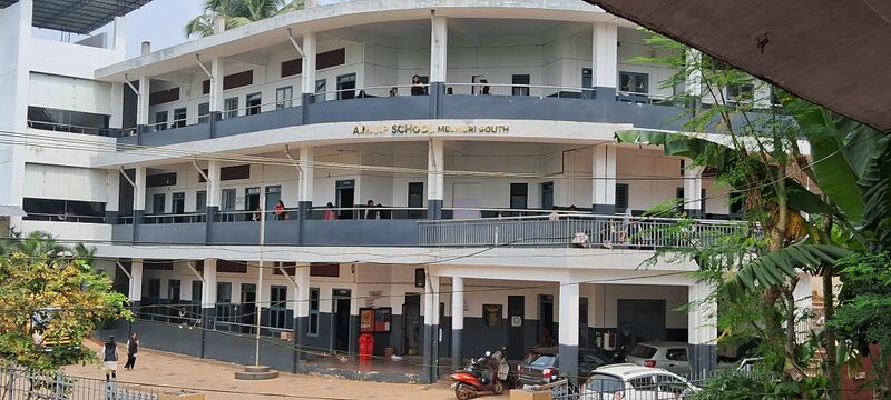 പ്രമാണം:19367-School Main Building.jpg