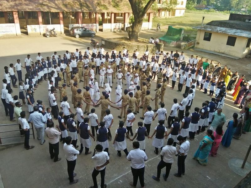 പ്രമാണം:25072laharivirudha manushya changala.jpg