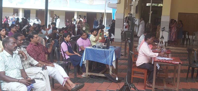 പ്രമാണം:28002 kalolsavam1.jpg