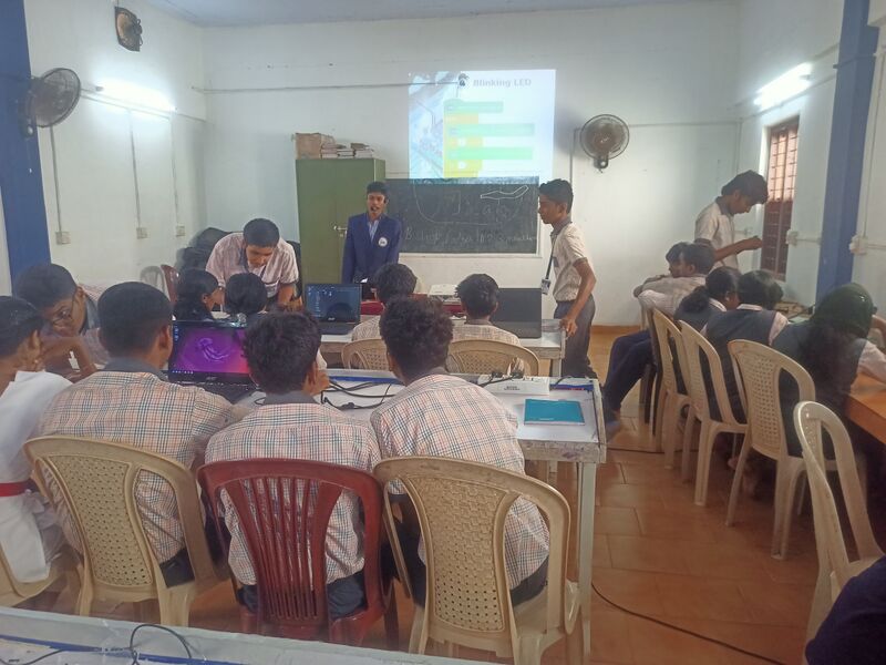 പ്രമാണം:36026 std10robotics6.jpg